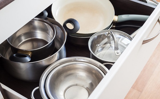 Store Pans in Oven Drawer